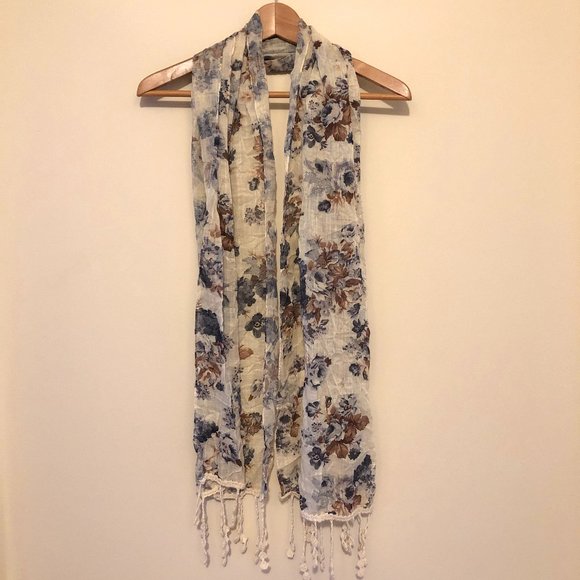 Handmade Scarf from Italy - Picture 1 of 9